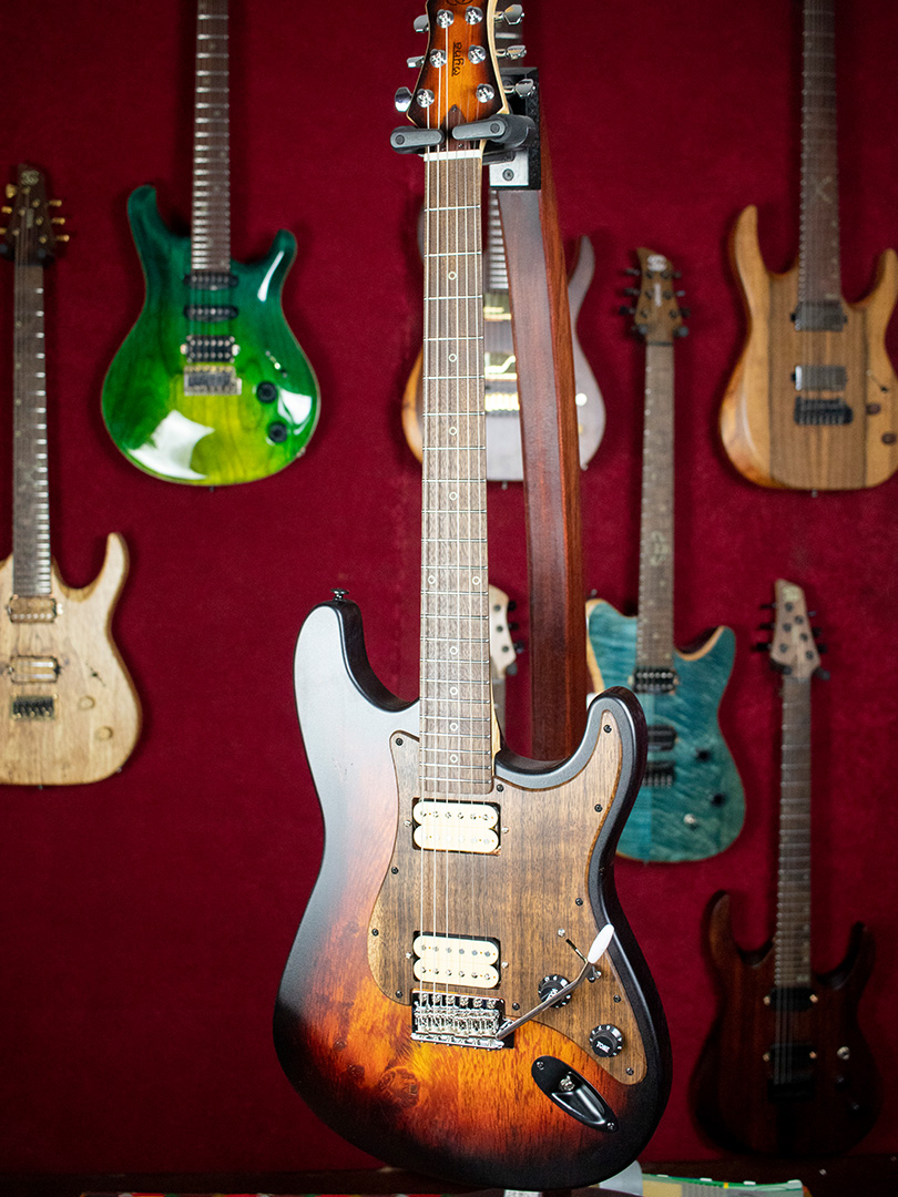 "Standard Series" Tobacco Sunburst Myna